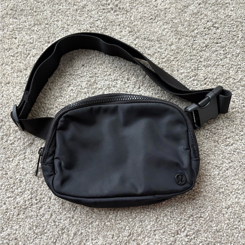 lululemon athletica Original Black Belt Bag